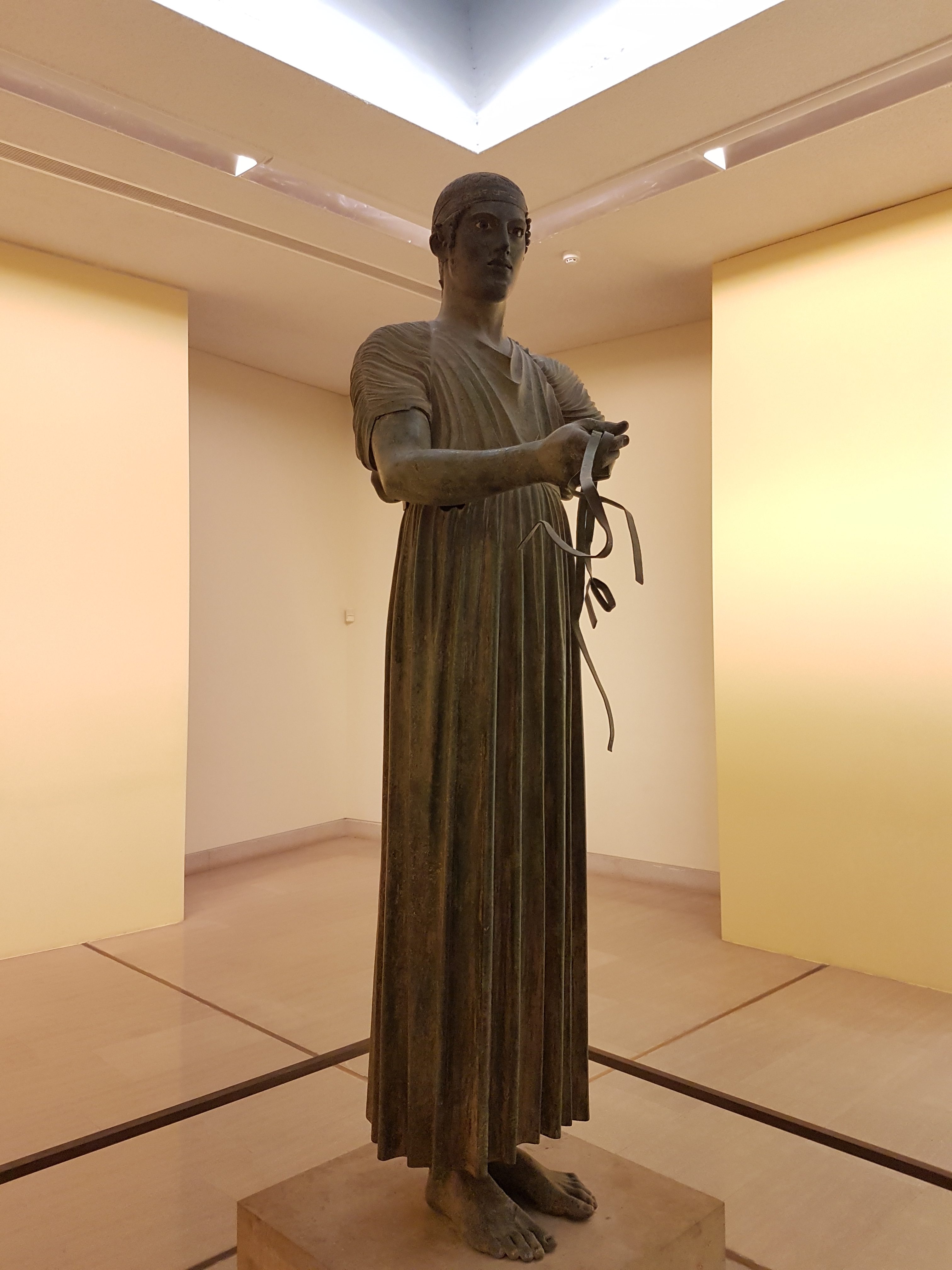 The charioteer_Delphi